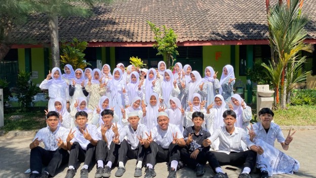Semarak Hari Santri, SMA Negeri 1 Karanganom Gelar Gerakan Literasi Membaca Al-Qur’an Jawa Tengah