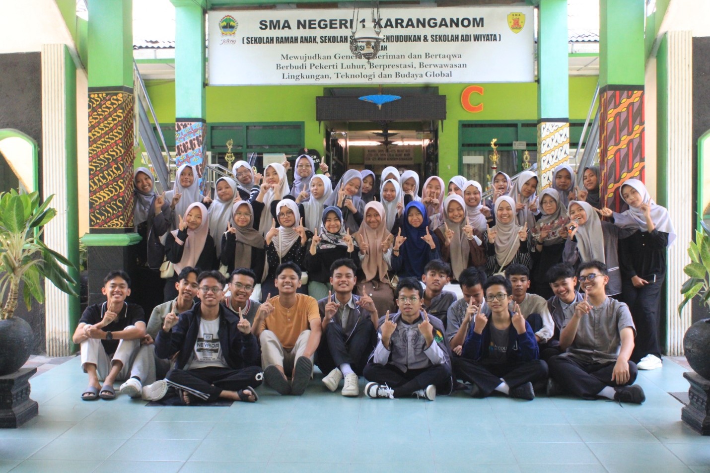 Begin with Ideas, Lead with Purpose: SKI SMAN 1 Karanganom Gelar Rapat Presidium untuk Matangkan Program Kerja